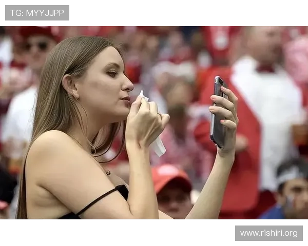 世界杯最漂亮女球迷的精彩瞬间集锦让你感受现场的热烈氛围 世界杯最漂亮女球迷的精彩瞬间集锦让你感受现场的热烈氛围